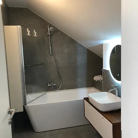 Villa La Bellasu House In House