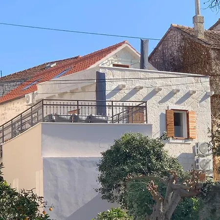 Villa La Bellasu House In House