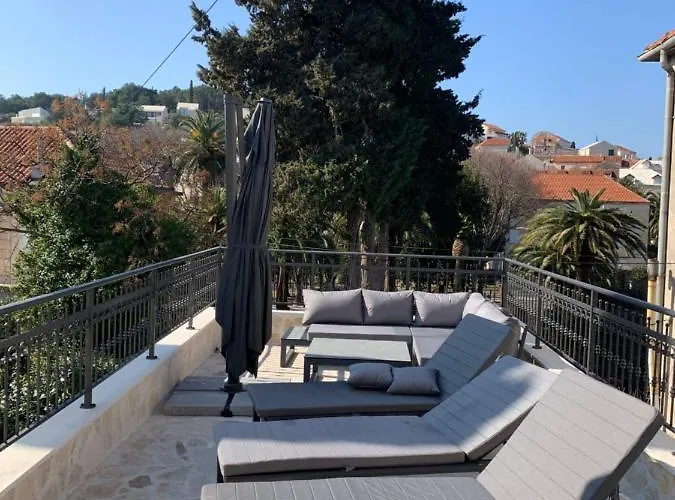 La Bellasu House In House