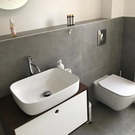 La Bellasu House In House