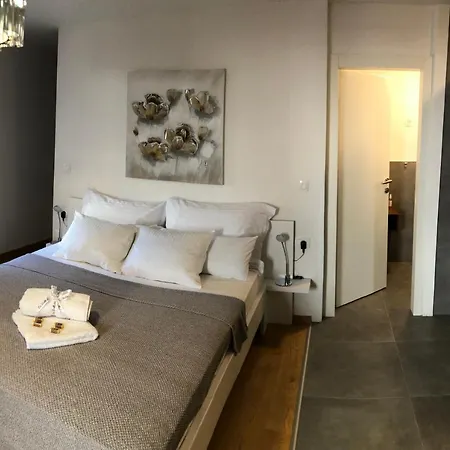 La Bellasu House In House