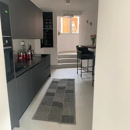 La Bellasu House In House