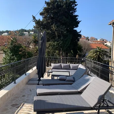 La Bellasu House In House