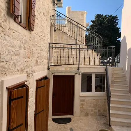 La Bellasu House In House Villa *