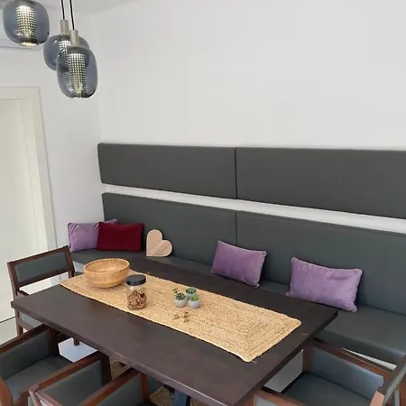 La Bellasu House In House *