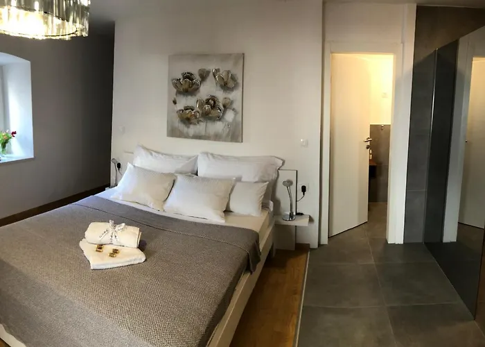 La Bellasu House In House