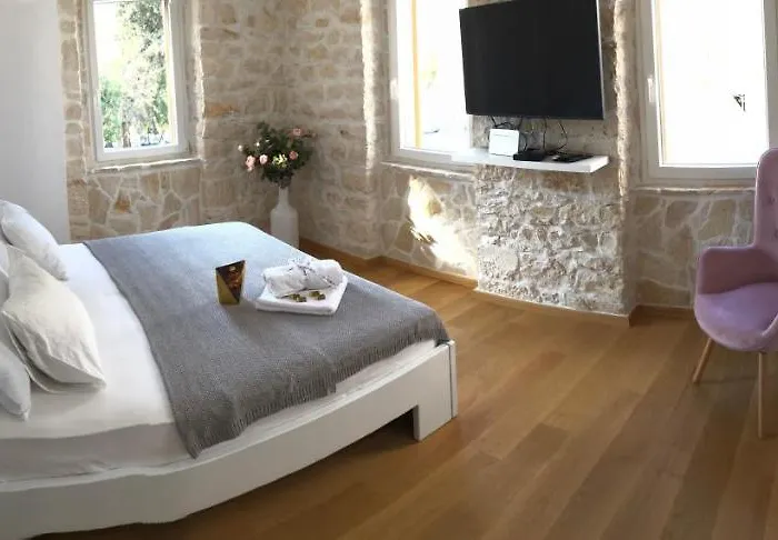 La Bellasu House In House *