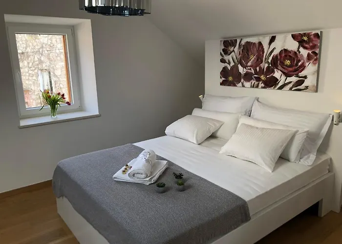 Villa La Bellasu House In House