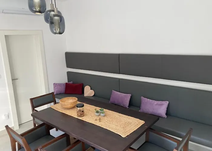 La Bellasu House In House *