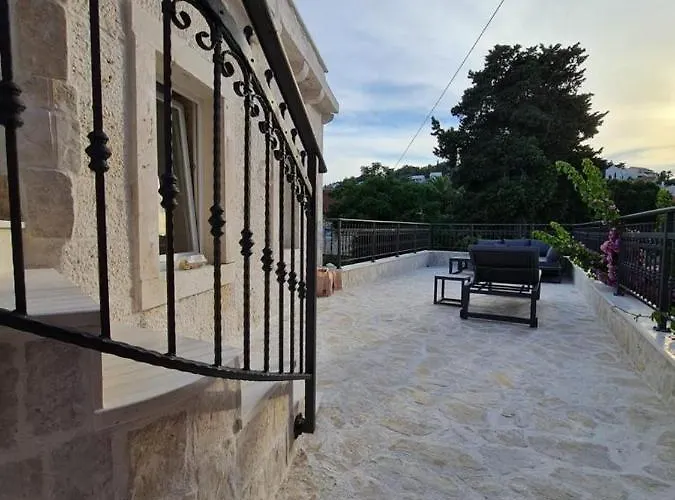 La Bellasu House In House Sutivan